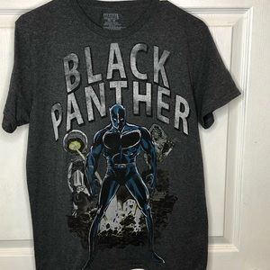 Men’s black panther graphic tee